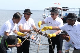 LPS tanam mangrove dan terumbu karang di Taman Nasional Bali