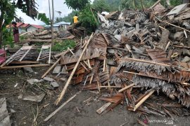 Korban banjir di Kulawi masih bertahan di lokasi pengungsian