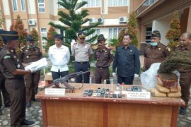 Senjata api AK-56 dan narkoba dimusnahkan di Aceh Utara