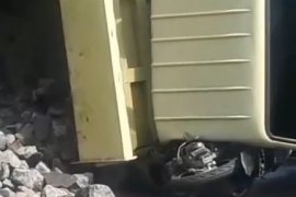 Perempuan pengendara sepeda motor tewas tertimpa truk di Cilaku