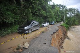 Kementerian Sosial pasok bantuan untuk korban banjir Solok Selatan