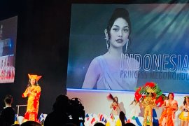 Princess Megonondo tampil di Miss World London