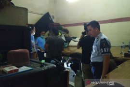 Petugas gabungan geledah Lapas Tasikmalaya antisipasi peredaran narkoba