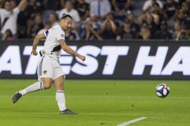 Milan tak mau rekrut Ibrahimovic karena ketuaan