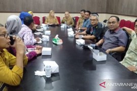DPRD minta Pemkot Banjarmasin memberdayakan PKL