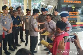 Disambar petir saat pelatihan, tiga jenazah siswa didik polisi diserahkan ke keluarga