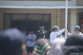 Penjabat Sekda pimpin upacara HUT ke-74 PGRI