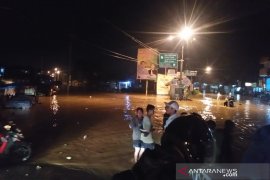 BPBD siagakan perahu karet di lokasi banjir Kabupaten Bandung untuk evakuasi