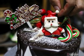 Permintaan kue natal meningkat