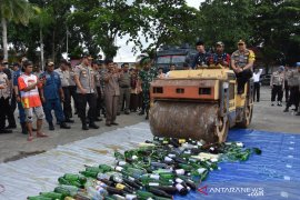 Polres Tanjungpinang musnahkan 500 botol minuman beralkohol