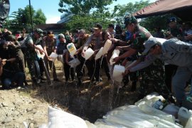 Kapolda Maluku musnahkan 6,3 ton miras tradisional