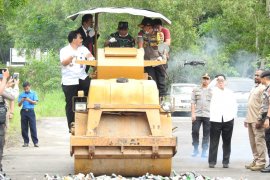 Polda Kepri musnahkan ribuan botol minuman beralkohol