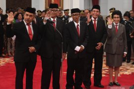 Pengamat imbau Dewan Pengawas KPK dapat meyakinkan publik