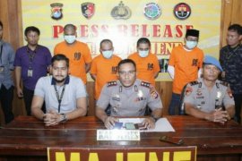 Polisi tangkap empat oknum LSM makelar kasus