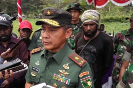 Danrem 174/ATW: Senpi TNI yang dibawa kabur warga Mappi sudah dikembalikan