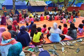 BPBD dan instansi teknis lanjutkan sosialisasi gempa dan psikososial di desa Liang