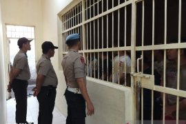 Kasi Propam Polres Bangka lakukan cek kondisi tahanan