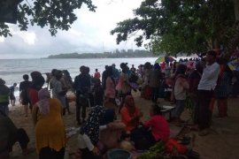Minimnya penerangan jalan dikeluhkan pengusaha wisata di Pantai Carita