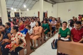 Perayaan Misa malam Natal di Pasaman Barat kondusif