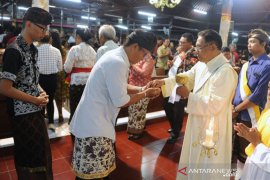 Kilas Balik 2019 - Umat Katolik Badung rayakan Natal bernuansa Bali