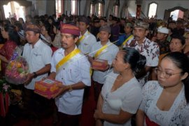 Misa Natal bernuansa Bali