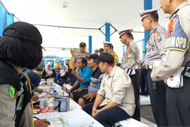 Polres Situbondo larang dua sopir bus mengemudi karena sakit