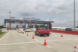 Baru dibuka, ada 15.000 kendaraan lintasi Tol Pekanbaru-Dumai