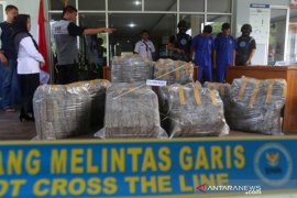 183 KG GANJA KERING DITANGKAP DI SUMBAR Page 1 Small