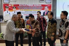 Rifky janji selesaikan jalan lingkar Walangsi dan bendungan Batang Alai