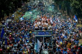 Arak-arakan juara Liga 1 Putri