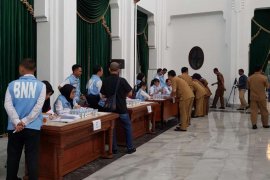 BNNP Jabar tes urine PNS di Gedung Sate Bandung