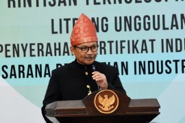 Penyerahan Sertifikat Industri Hijau dan Pemenang Sarana Penelitian Industri Terapan (SPIRIT)