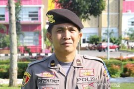 Seorang ASN meninggal setelah terjatuh dari pohon di depan kantor Disparpora Agam