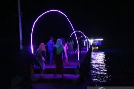 Ribuan pengunjung padati objek wisata Botudidingga di Gorontalo Utara