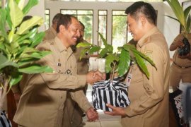 PNS pensiun , wajib sedekah tanaman
