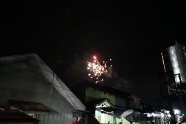 Pergantian tahun di Pekanbaru minim suara terompet dan kembang api