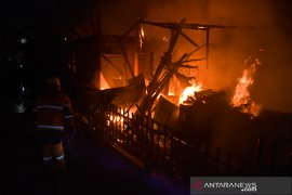 Miris, Kampung Dalam Pekanbaru terbakar pada malam tahun baru