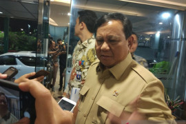 Prabowo sambangi Luhut, koordinasi rutin hingga bahas soal Natuna