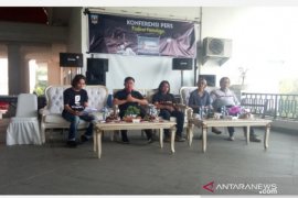 Tri Utami, Dewa Budjana, Purwacaraka Manggung Bareng Malam Puncak Hut Dharmasraya