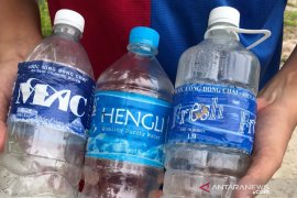 Education and Culture Minister imposes plastic ban within ministry