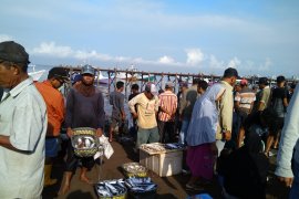 Harga Ikan di TPI Paotere Makassar naik akibat pengaruh cuaca