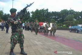 Jenazah Mien Sugandhi dimakamkan bertepatan adzan Dzuhur
