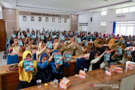 Pemkab Banyuwangi bagikan "bimbel" daring gratis kepada pelajar di perdesaan