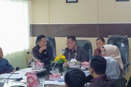 RSUD Sultan Suriansyah diingatkan untuk tidak beli alkes abal-abal