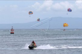 Wisata 'water sport' terkendala cuaca