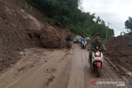Longsor Sukajaya Bogor, akses desa terisolasi mulai terbuka