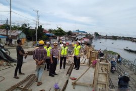 Polda survey kepadatan arus pembangunan tiga jembatan di Banjarmasin