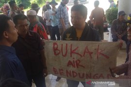 Ribuan petani Seluma tuntut pengaliran air irigasi