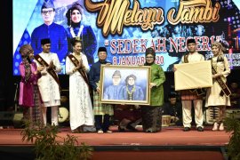 Gubernur Jambi ajak pelaku seni tingkatkan kreativitas dan inovasi