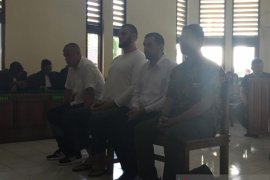 Tiga warga Bulgaria dipenjara tujuh bulan penjara karena "skimming"